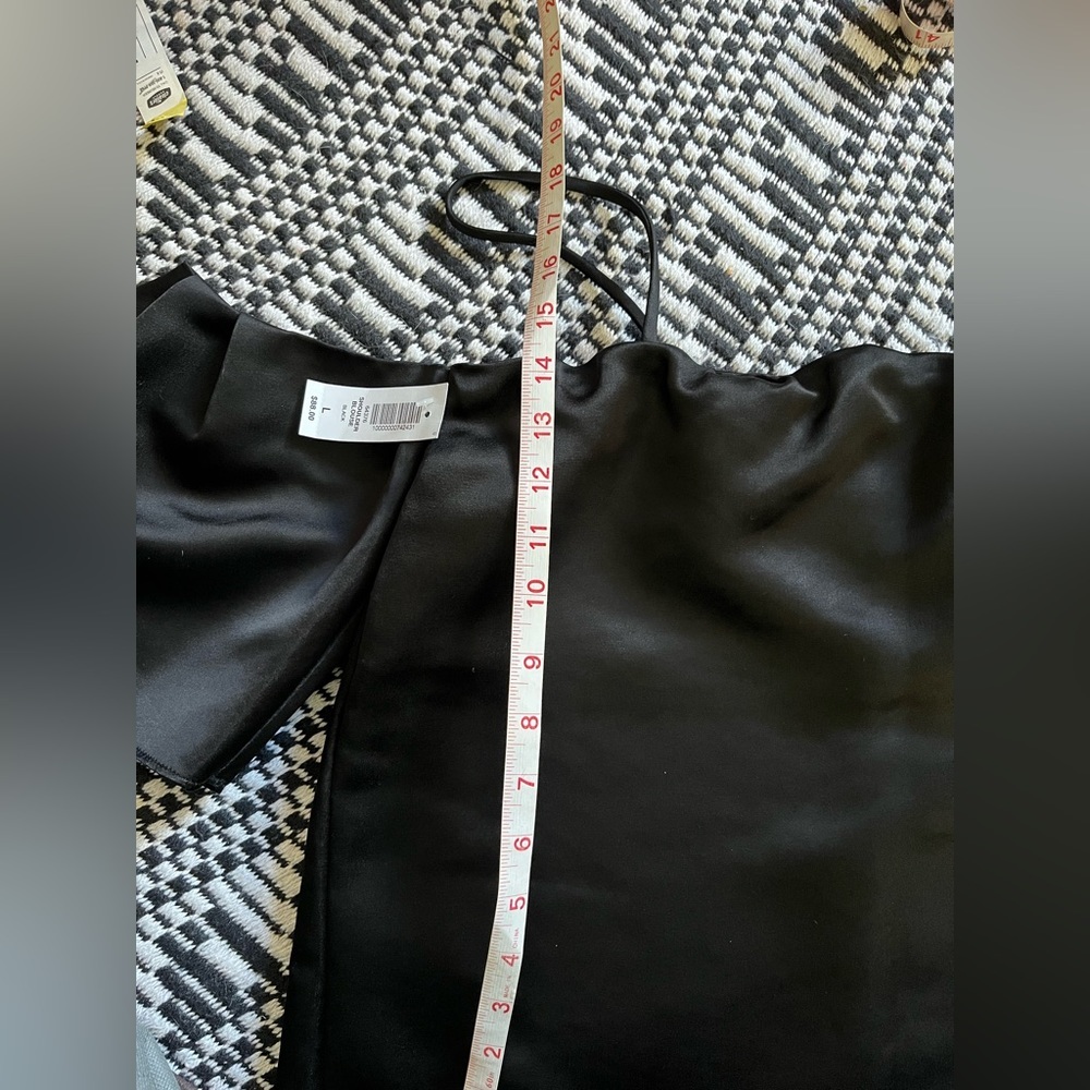 NWT Aritzia Tops Talula Satin Cold Shoulder Top Size L - Picture 8 of 8